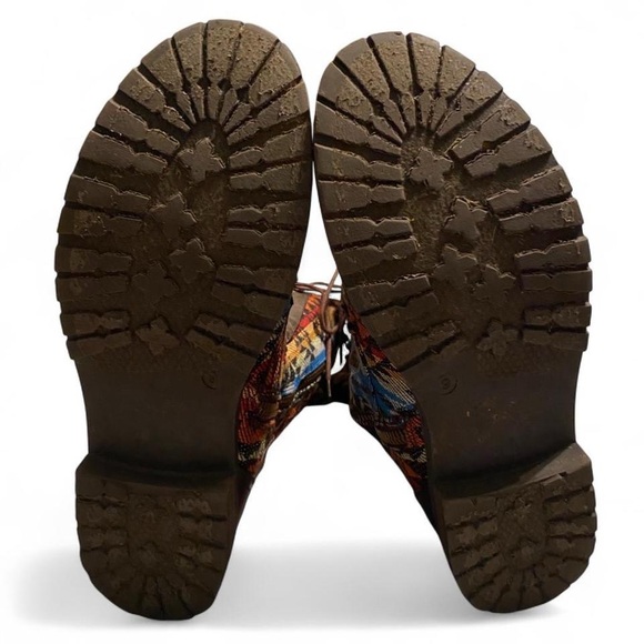 Colorful Patterned Lace-Up Boots - Picture 5 of 7